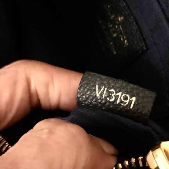 Louis Vuitton Monogram Empreinte Pochette Citadine Noir - Picture 13 of 13